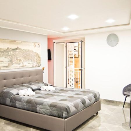 Suite Napoli Sotterranea Con Jacuzzi Buitenkant foto