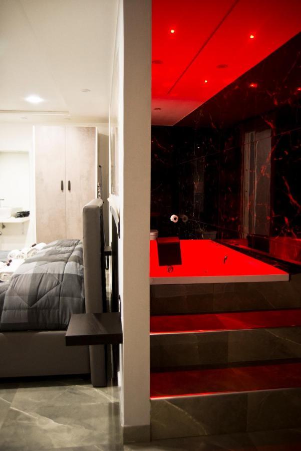 Suite Napoli Sotterranea Con Jacuzzi Buitenkant foto