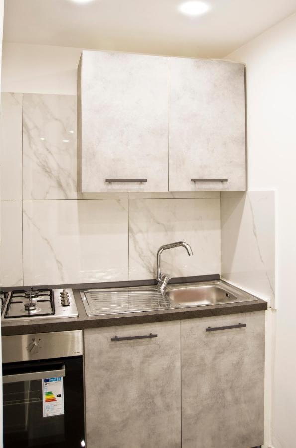 Suite Napoli Sotterranea Con Jacuzzi Buitenkant foto