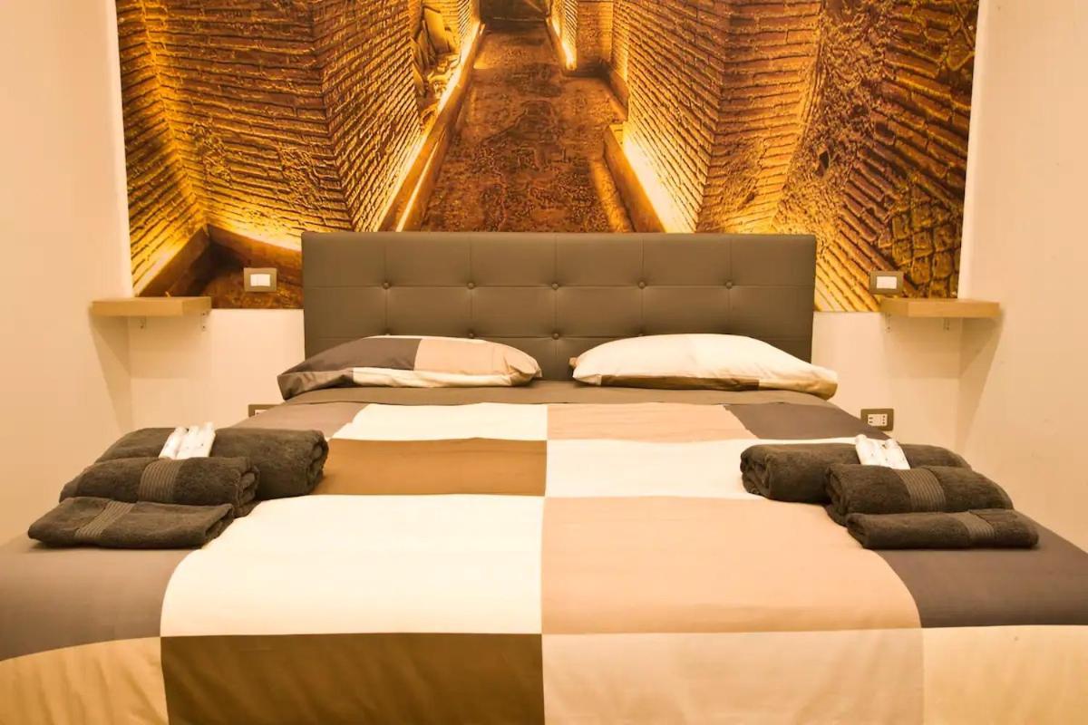 Suite Napoli Sotterranea Con Jacuzzi Buitenkant foto