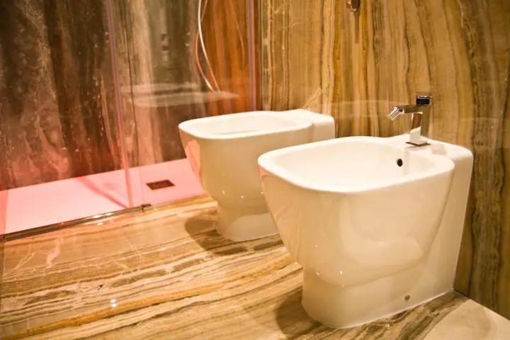 Suite Napoli Sotterranea Con Jacuzzi Buitenkant foto